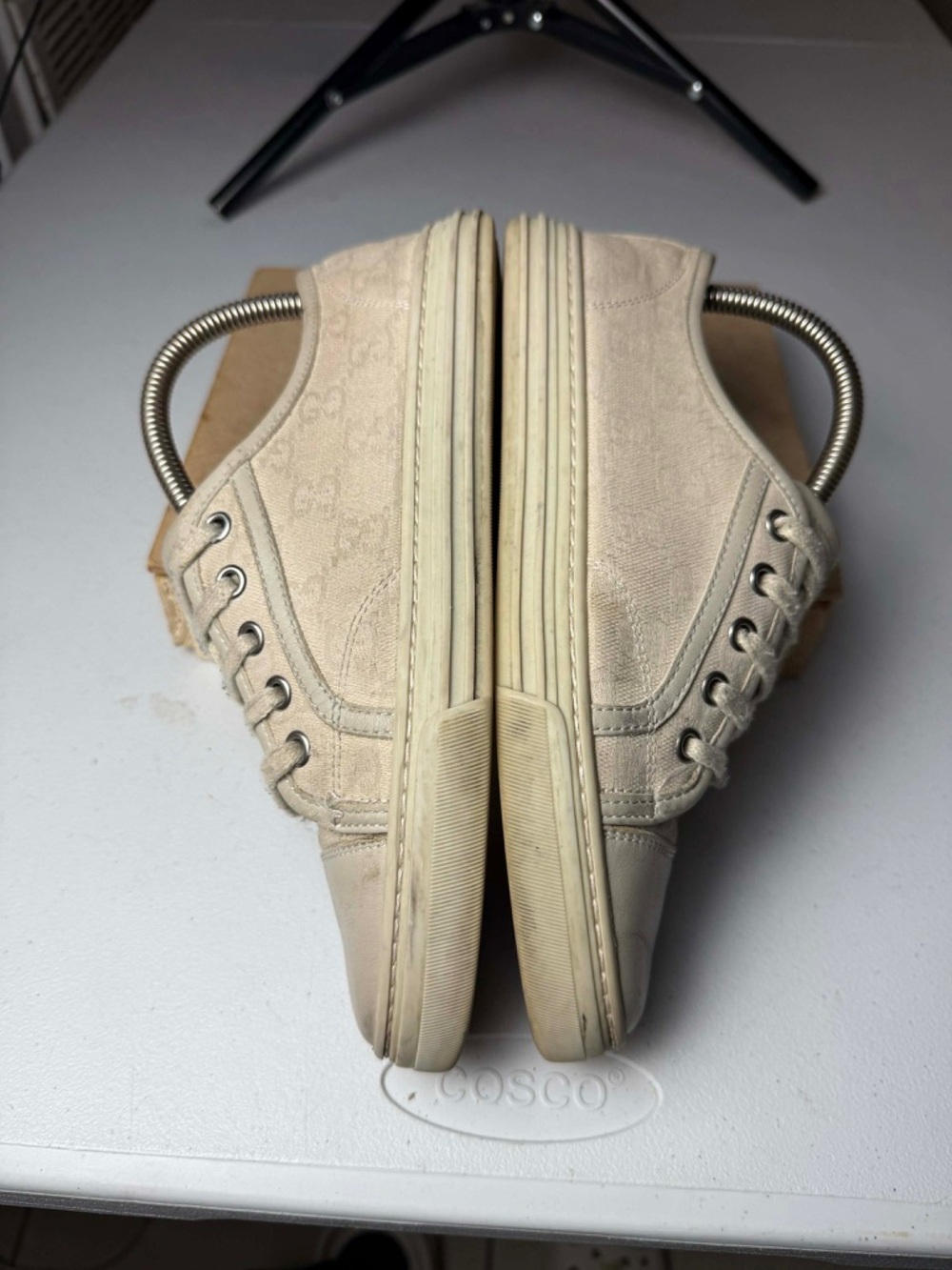 Gucci Women GG Low Cotton
White Leather Canvas
Monogram Sneakers Sz 36.5 / 6.5 - Picture 3 of 13